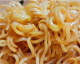 Hình bước làm 1 của món Mì Gói Xào Da Heo