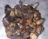 صورة لخطوة 3 من وصفة فطر بالبصل وزيت الزيتون