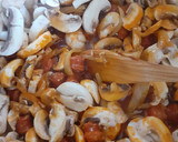 Foto del paso 3 de la receta: Patatas guisadas con champiñón y choriceta