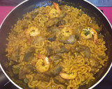 Foto del paso 5 de la receta: Fideuá de alcachofas con langostinos