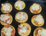 A picture of step 9 of Papdi pizza bites.