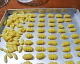 Foto langkah ke 4 dari resep Kue Garpu Manis (Takaran Sendok).