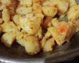 A picture of step 3 of Sukhe aloo.