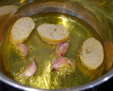 Foto del paso 2 de la receta: Taquitos de lomo en salsa con patatas "chips"
