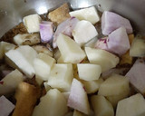 सुरती उंधियो (undhiyo recipe in marathi) रेसिपी स्टेप 5 फोटो 