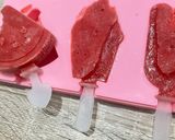 Foto langkah ke 2 dari resep Strawberry Ice Cream.