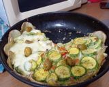 Foto del paso 5 de la receta: Tarta de Zucchini con Base de Papa Dorada