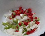 Foto del paso 2 de la receta: Ensalada de alubias y lomo de cerdo (aprovechamiento)