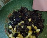 Foto langkah ke 3 dari resep Oseng paru + kentang.