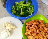 Foto langkah ke 4 dari resep Ayam brokoli lada hitam.