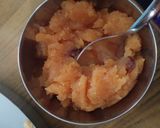 A picture of step 1 of Rava kesari bath.