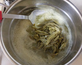 Foto del paso 2 de la receta: Tacos de nopales en salsa verde