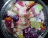 Foto langkah ke 4 dari resep Salad buah #berburucelemekemas #revolusi2019.