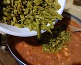 Foto del passaggio 5 della ricetta Mezze penne con pesce spada, gamberetti e fagioli