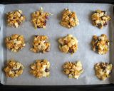 A picture of step 3 of Cornflakes Florentines.