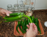 Foto del paso 4 de la receta: Cómo encurtir las guindillas