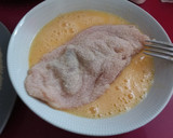 Foto del paso 3 de la receta: Escalopes de pechuga de pollo rellena de queso jamón y champiñón