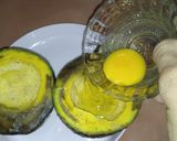 Foto langkah ke 2 dari resep Avocado Egg Bake.