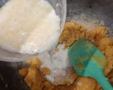 A picture of step 3 of Chana Dal Halwa.