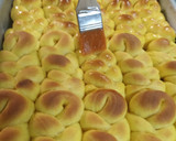 Foto del paso 4 de la receta: Pancitos trenzados de zapallo