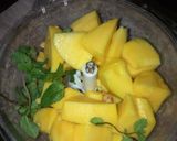 A picture of step 9 of Minty mango juice.