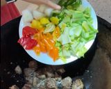 A picture of step 3 of Quick Stir-Fried Veggies with Leftover Steak.