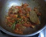 A picture of step 3 of Tomato dhania shorba.