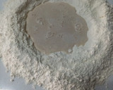 Foto del paso 2 de la receta: Mini pizza Margarita 🧀🍅🍕