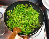 吻仔魚鮮炒甜椒的食譜步驟2照片
