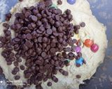 Φωτογραφία βήματος 4 της συνταγής Cookies βουτύρου με Smarties -Σταγόνες Σοκολάτας ♥️