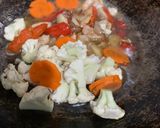Foto langkah ke 3 dari resep Tumis Bunga/ Kembang Kol Udang.