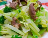 Hình bước làm 5 của món Tim heo xào bông cải xanh,su su và bắp cải