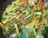 Foto langkah ke 5 dari resep Ikan Kembung Acar Kuning.