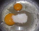 Foto langkah ke 2 dari resep Bolu pisang kukus tanpa mixer.