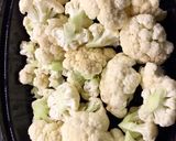 Foto del paso 1 de la receta: Salmon Rosado con puré de coliflor y espárragos