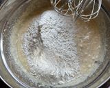 A picture of step 5 of Banana Lemon Cake.