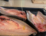 Foto del paso 2 de la receta: Lubina a la espalda