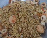 Foto langkah ke 4 dari resep Mie Goreng Nyemek Simple.