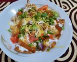 A picture of step 3 of Samosa chat.