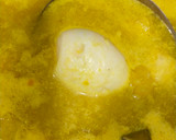 Foto langkah ke 3 dari resep Labu Air Kuah Kuning dengan Lontong.