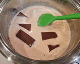 Foto del paso 9 de la receta: Bizcocho de leche condensada y cacao con cobertura de chocolate