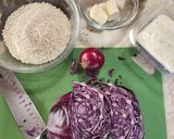 Foto del passaggio 2 della ricetta Risotto con cavolo rosso gorgonzola e noci