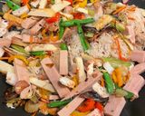 A picture of step 2 of Vegetarian Stir-Fried Vermicelli.