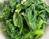 藍藍的-蒜油炒茼蒿的食譜步驟1照片