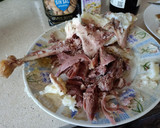 Foto del paso 1 de la receta: Confit de muslo de pato con setas, crujiente de almendra y arroz