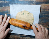A picture of step 4 of Jowar Mooli Parantha.
