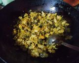 A picture of step 3 of Radish bhurji.