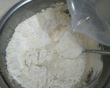 Foto langkah ke 2 dari resep Homemade dumpling wrappers.