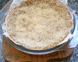 Foto del paso 2 de la receta: Tarta con masa de merengue de coco con dulce de leche y nueces
