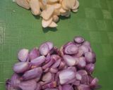 Foto langkah ke 2 dari resep Iwak Asin Telang Asam Manis Pedas.